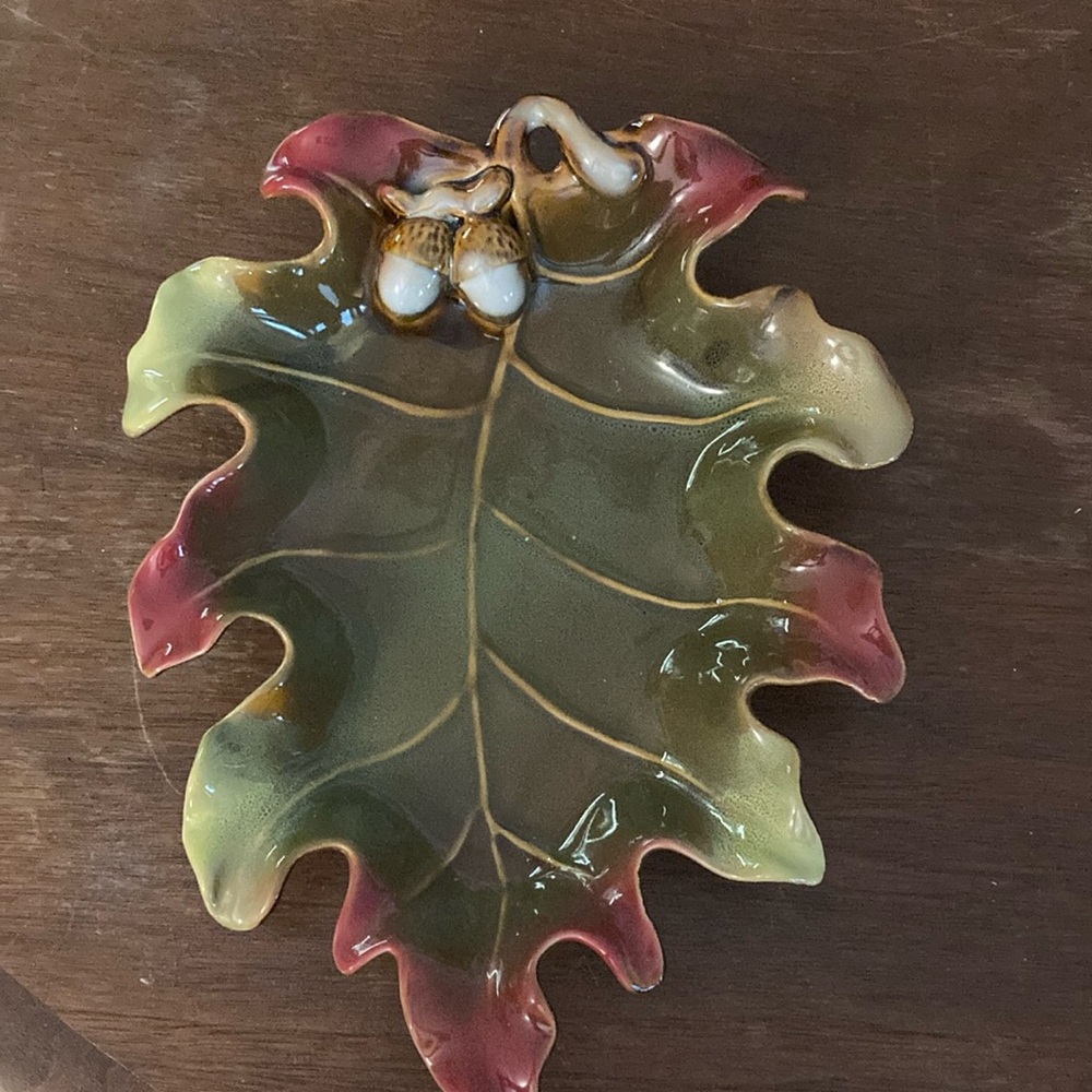 Ceramic Fall Leaf nut dishes with acorn accent